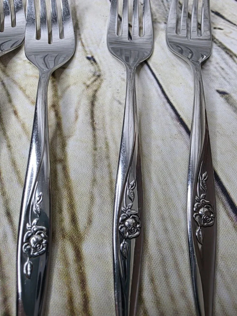 7 Oneida LASTING ROSE  6.25 Inch Salad Dessert Forks